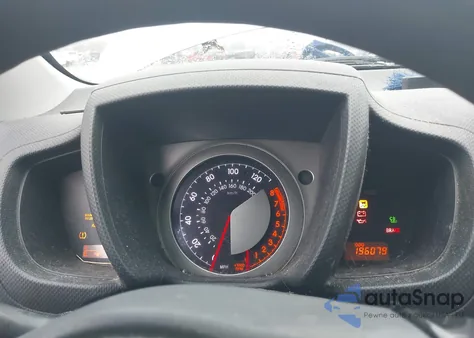 2010 Scion Xd z USA, uszkodzony, nr VIN JTKKU4B44AJ054930